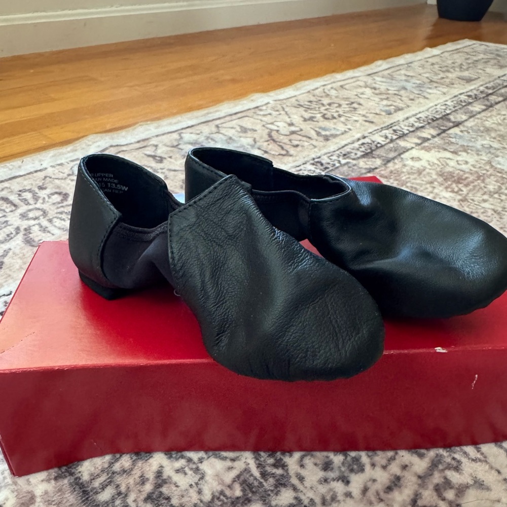 Capezio Black Hanami Wonder Jazz Shoes - Picture 2 of 3